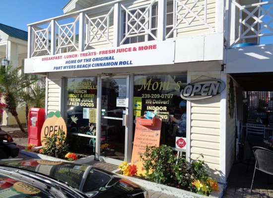mom-s-on-estero-blvd